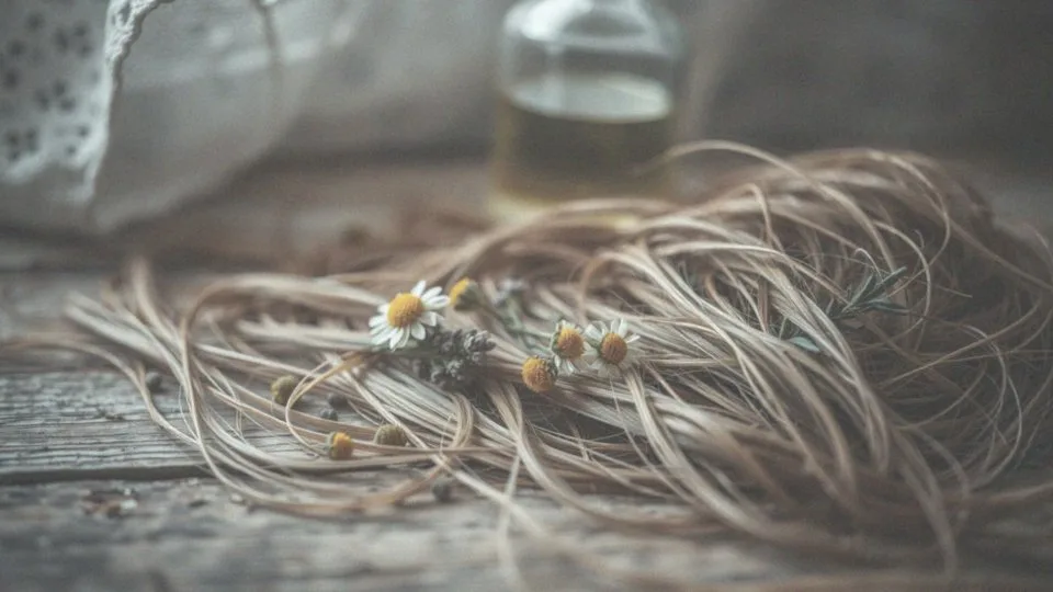 Co powoduje wypadanie włosów?