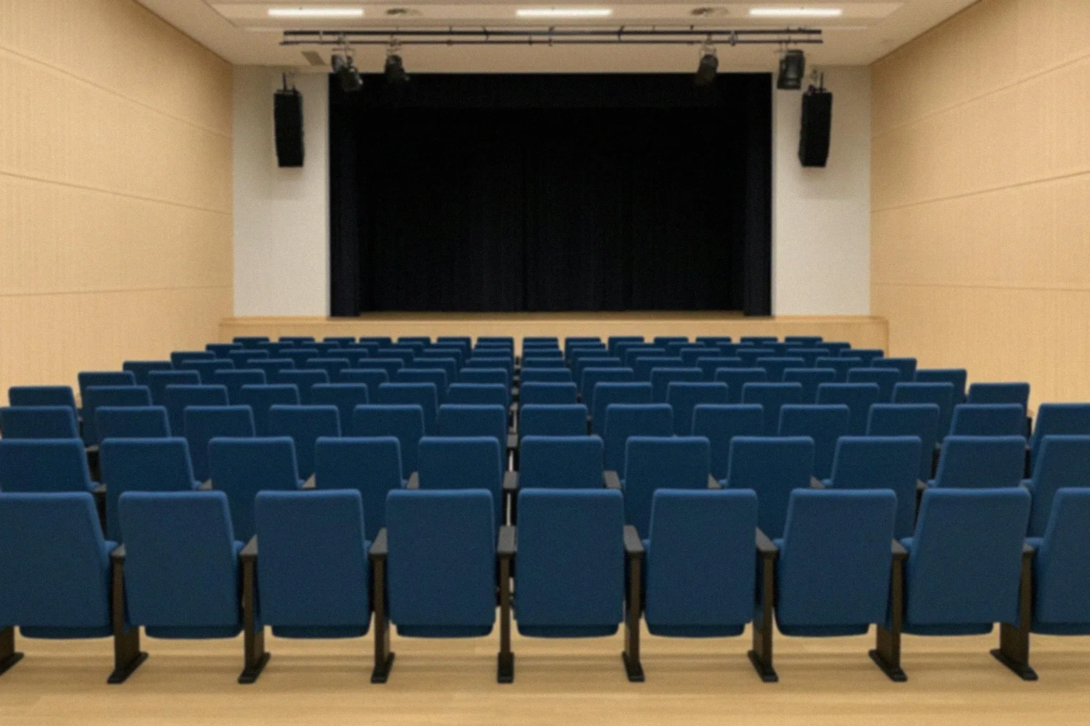 Rozpoczęcie Międzynarodowego Festiwalu Filmów Krótkometrażowych ŻUBROFFKA w Białymstoku