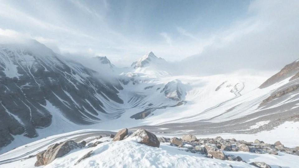 Jak powstają lodowce? Poznaj proces i warunki ich tworzenia