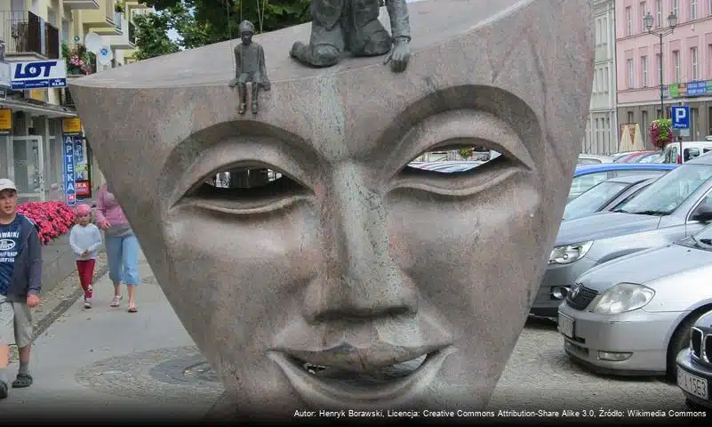 Maska (rzeźba w Białymstoku)